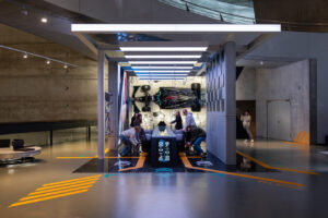 „Boxenstopp“ im Mercedes-Benz Museum (Fotos: Kai Loges)