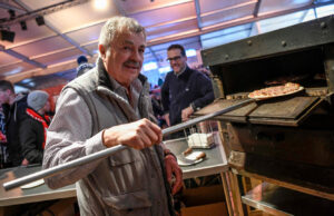 Galfri bleibt Catering-Partner des Spengler Cup Davos Galfri bleibt Catering-Partner des Spengler Cup Davos (Foto: Keystone)