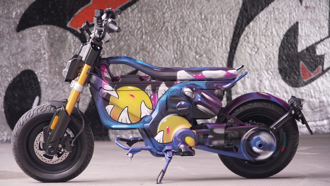 BMW CE 02 als Little Monster (Foto: Serviceplan Group) BMW CE 02 als Little Monster (Foto: Serviceplan Group)