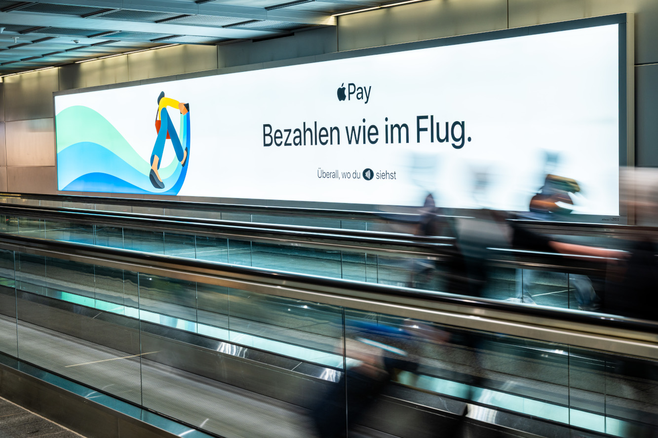 Die Apple Pay-Kampagne am Flughafen Frankfurt (Fotos: Media Frankfurt) Die Apple Pay-Kampagne am Flughafen Frankfurt (Fotos: Media Frankfurt)