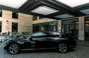Genesis shuttelt VIPs und Eventgäste des JW Marriott Berlin Genesis schließt Partnerschaft mit dem JW Marriott Hotel Berlin (Fotos: Genesis Motor Deutschland)