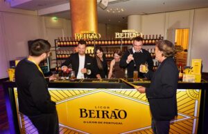Licor Beirão inszenierte sich beim Filmfest Hamburg Licor Beirão-Bar beim Filmfest Hamburg (Foto: Mack & Schühle)