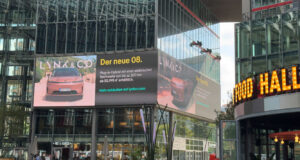 Lynk & Co startet europaweite Kampagne zum 08-Launch Lynk & Co.Kampagne am Potsdamer Platz (Foto: Lynk & Co)