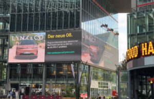 Lynk & Co startet europaweite Kampagne zum 08-Launch Lynk & Co.Kampagne am Potsdamer Platz (Foto: Lynk & Co)