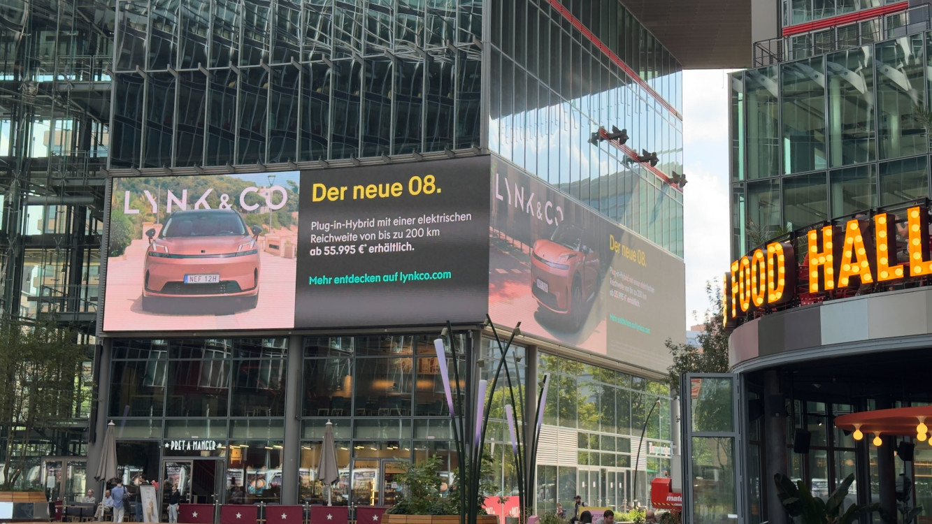 Lynk & Co.Kampagne am Potsdamer Platz (Foto: Lynk & Co) Lynk & Co.Kampagne am Potsdamer Platz (Foto: Lynk & Co)