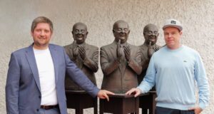 Filderhalle und bertha’s place unter neuer Geschäftsführung Kevin Goldberg und Stephan Wieland (von links, Foto: Stadtmarketing und Filderhalle Leinfelden-Echterdingen GmbH)