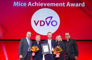 Alexander Müller erhält MICE Achievement Award des VDVO