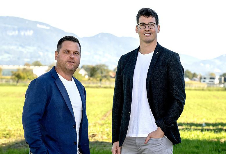 Die neuen Inhaber und Co-CEOs von Adcom Dominik Ellenberger und Alain Blaser (von links, Foto: Adcom/Patric Spahni) Die neuen Inhaber und Co-CEOs von Adcom Dominik Ellenberger und Alain Blaser (von links, Foto: Adcom/Patric Spahni)