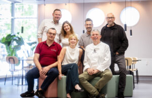 Kassel Convention Network startet neues MICE-Angebot oben: Gregor Schäfer (W&M), Michelle Spangenberg (KCB), Marcel Christ (KCB), Andreas Moritz (Ambion), unten: Manuel Heiser (Rent.Group), Anke Müller (KCB) und Rainer Holzhauer (Der Grischäfer/Renthof) (von links, Foto: Kassel Marketing GmbH)