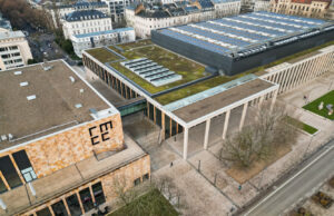 RMCC und Kurhaus Wiesbaden erneut Green Globe-zertifiziert Photovoltaik-Anlage auf dem Dach des RMCC (Foto: Marcel Waldmann/WICM)