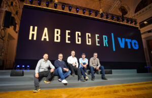 Neue Partnerschaft: Habegger Austria und VTG kooperieren David Falch (VTG), Christoph Trauner (Habegger), Sebastian Hasenöhrl (VTG), Tibor Fehle (Habegger) und Bernhard Geib (VTG) (von links, Foto: Habegger Austria/VTG-Veranstaltungstechnik GmbH)