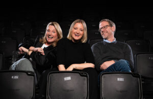 MTS Live und Brainpool Live werden zu Banijay Germany Live Ingrid Langheld, Lara Aupke und Godehard Wolpers (von links, Foto: Banijay Germany/Steffen Z Wolff)