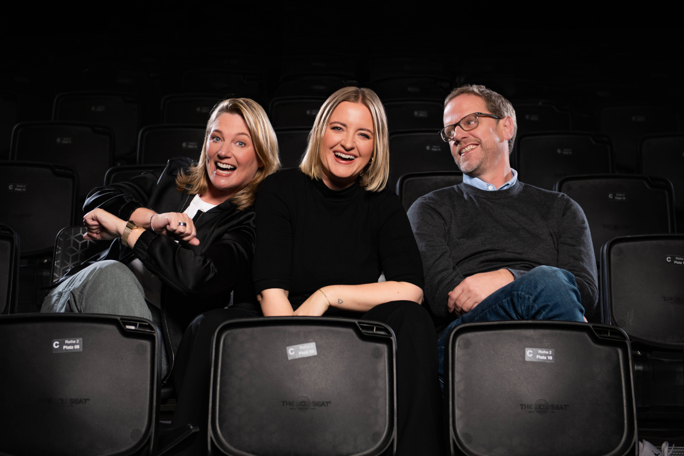 Ingrid Langheld, Lara Aupke und Godehard Wolpers (von links, Foto: Banijay Germany/Steffen Z Wolff) Ingrid Langheld, Lara Aupke und Godehard Wolpers (von links, Foto: Banijay Germany/Steffen Z Wolff)