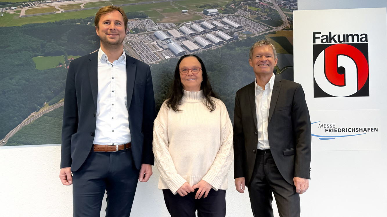 Andreas Hein (Aufsichtsratsvorsitzender der Messe Friedrichshafen und Bürgermeister der Stadt Friedrichshafen), Bettina Schall und Klaus Wellmann (von links, Foto: Messe Friedrichshafen) Andreas Hein (Aufsichtsratsvorsitzender der Messe Friedrichshafen und Bürgermeister der Stadt Friedrichshafen), Bettina Schall und Klaus Wellmann (von links, Foto: Messe Friedrichshafen)