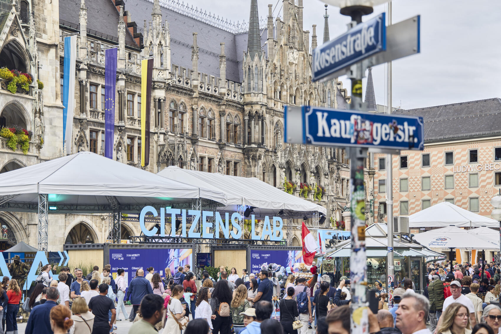 Messe als Festival: Die IAA Mobility in München (Foto: Verband der Automobilindustrie e. V.) Messe als Festival: Die IAA Mobility in München (Foto: Verband der Automobilindustrie e. V.)