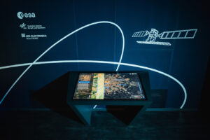 Ars Electronica Solutions realisiert ESA-Ausstellung in Prag