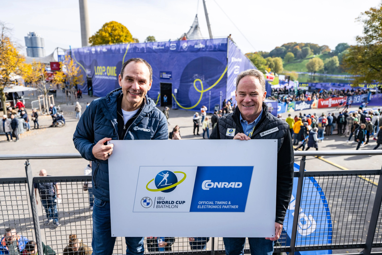 Conrad CEO Ralf Bühler und Max Cobb von der IBU (von links, Foto: Kevin Voigt) Conrad CEO Ralf Bühler und Max Cobb von der IBU (von links, Foto: Kevin Voigt)