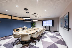 HSBB:mott stattet neues Holiday Inn Express Hamburg Süd aus (Fotos: Michael Schultes/Mott Mobile Systeme)