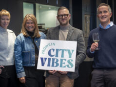 City Vibes: ProWein setzt auf urbane Impulse in Düsseldorf Fleur Förster, Nicole Funke und Frank Schindler von der ProWein mit Hendrik Schellkes von der Agentur Wellfairs (von links, Foto: Constanze Tillmann)