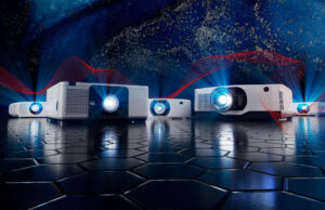 Neue Sharp-Projektoren für Meetings, Venues und Events Neue Sharp-Projektoren auf der ISE 2026 in Barcelona (Foto: Sharp)