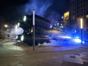 Das PlayStation-Raumschiff am Ravelinplatz (Foto: Ultra OOH)