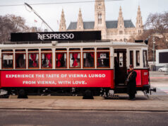 Nespresso verwandelt Wiener Straßenbahn in mobiles Kaffeehaus Mobiles Nespresso-Kaffeehaus (Fotos: FRBMedia MoritzScheibenreif)