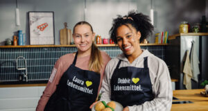 Edeka-Verbund begleitet Team Deutschland bei Olympia 2026 Bobfahrerinnen Laura Nolte und Deborah Levi (von links, Foto: Edeka)