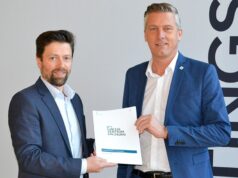 Messezentrum Salzburg verlängert Vertrag mit Standout Gerald Klaushofer und Alexander Kribus (von links, Foto: MZS/Sarah Fellner/FRB Media)