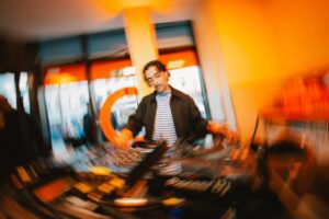 Jägermeister eröffnet Pop-up Laundry Bar in Hamburg (Fotos: Jägermeister/Paul Gunkel/salty films)