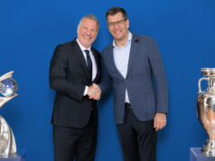 Lidl und UEFA haben ihre Partnerschaft ausgebaut UEFA-Marketingdirektor Guy-Laurent Epstein mit Jens Thiemer (von links, Foto: Kristian Skeie/UEFA)