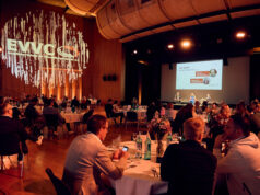 Zukunft im Blick: Die EVVC-Jahreshauptversammlung in Aschaffenburg Polit-Aperitif mit Stephan Lemke und Volker Löhr (Fotos: Alexander Klotz/Orange Production)