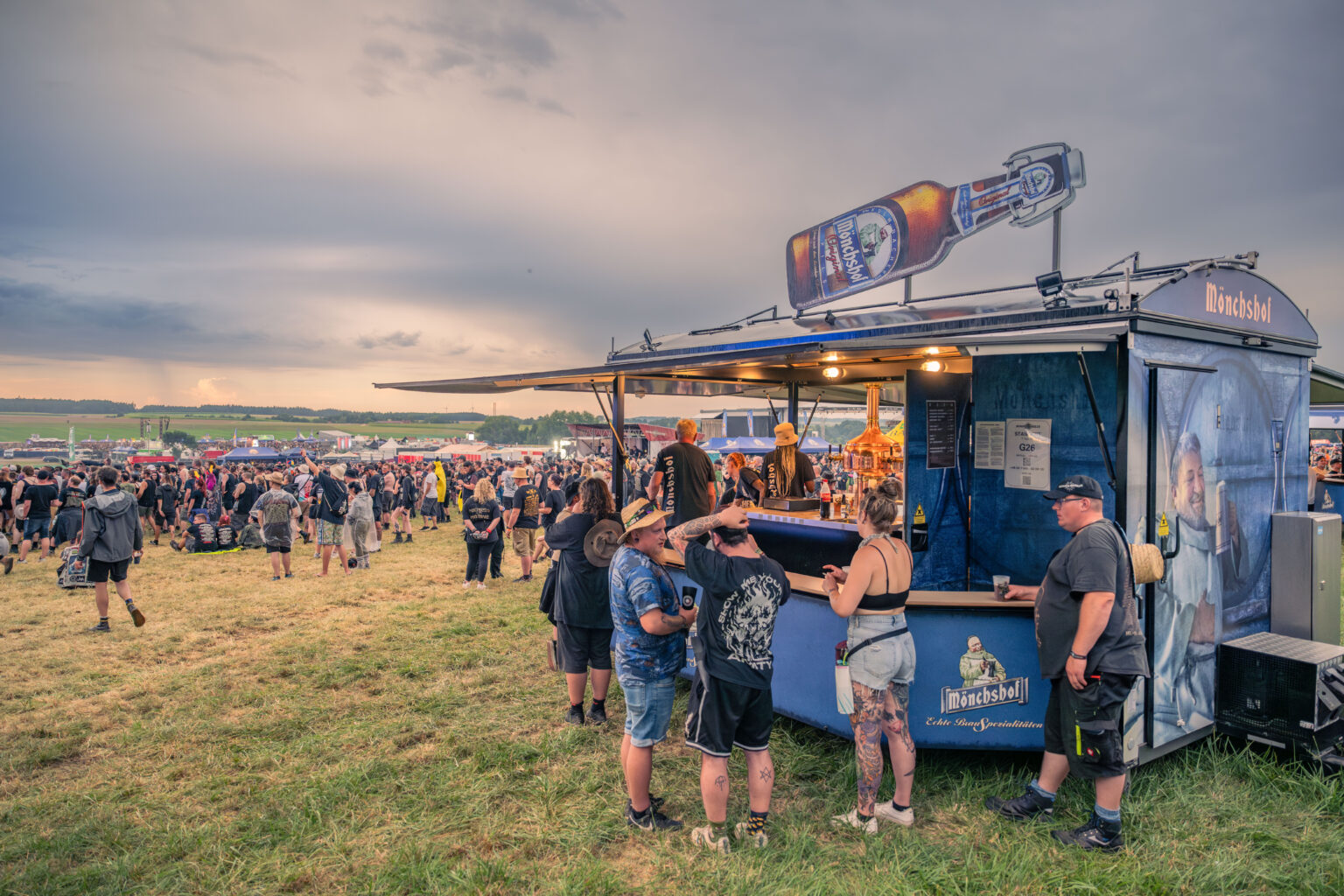 Mönchshof als Bierpartner beim Summer Breeze (Foto: Silverdust GmbH) Mönchshof als Bierpartner beim Summer Breeze (Foto: Silverdust GmbH)