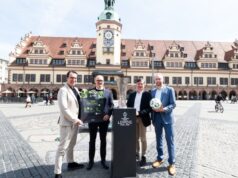 Conference League Fan Festival mit Leipziger Messe und Fairnet Moderator Tom Scheunemann, Fairnet-Prokurist Dirk Deumeland, Leipzigs Sportbürgermeister Heiko Rosenthal und Stefan Schedler, Gesamtprojektkoordinator Stadt Leipzig (von links, Foto: Leipziger Messe)