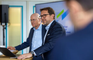 Pfeiffer und Rummel bei der Präsentation der Studie (Foto: Messe München)