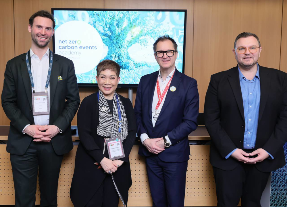 Dorian Kronenwerth, Dr. Supawan Teerarat, James Rees und Alexander Alles (von links, Foto JMIC) Dorian Kronenwerth, Dr. Supawan Teerarat, James Rees und Alexander Alles (von links, Foto JMIC)
