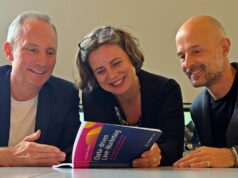 Vok Dams mit Fachbuch zu datengetriebenem Eventmanagement Colja Dams mit Dr. Anja Schmidt-Ott und Jan Filipzik (von links, Foto: Vok Dams)