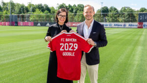 Dr. Anne-Katrin Hübel von Google mit Rouven Kasper vom FCB (Foto: FC Bayern)