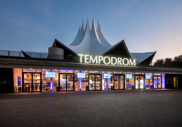 Tempodrom Berlin geht mit neuem Look ins Jubiläum (Fotos: Sebastian Greuner) Tempodrom Berlin geht mit neuem Look ins Jubiläum (Fotos: Sebastian Greuner)
