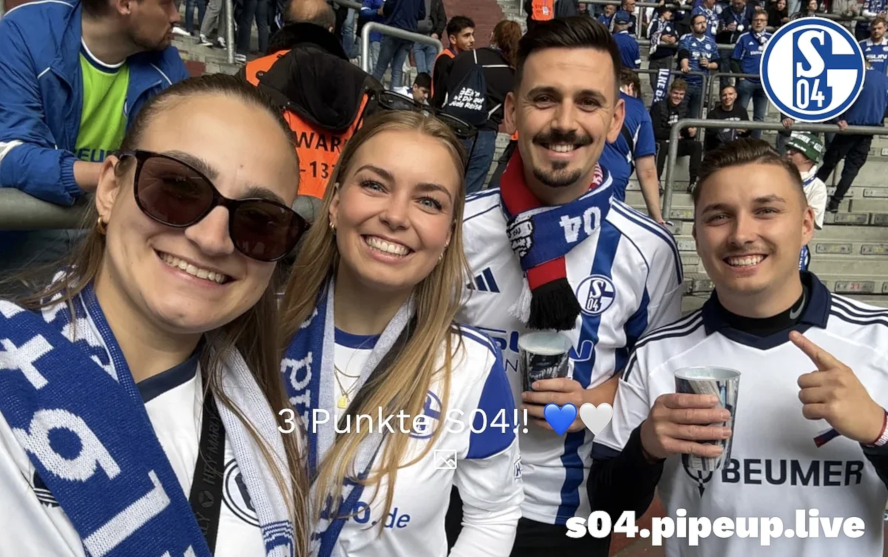 Pipeup bringt Schalke-Fans auf den Veltins-Arena Videocube (Foto: Pipeup) Pipeup bringt Schalke-Fans auf den Veltins-Arena Videocube (Foto: Pipeup)